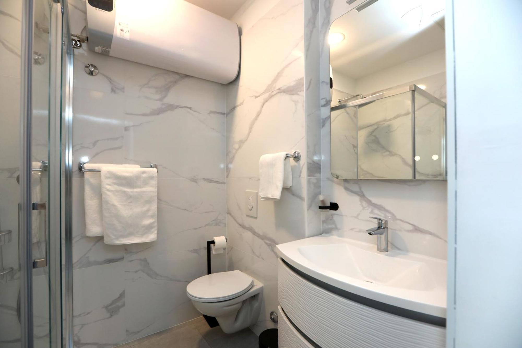 D R Apartments Šibenik Eksteriør bilde