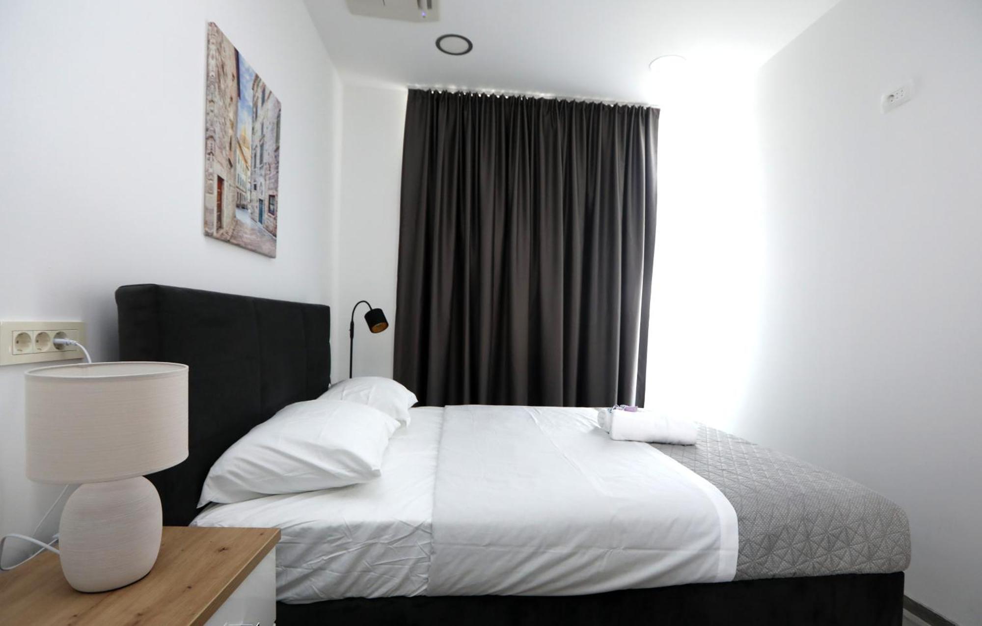 D R Apartments Šibenik Eksteriør bilde