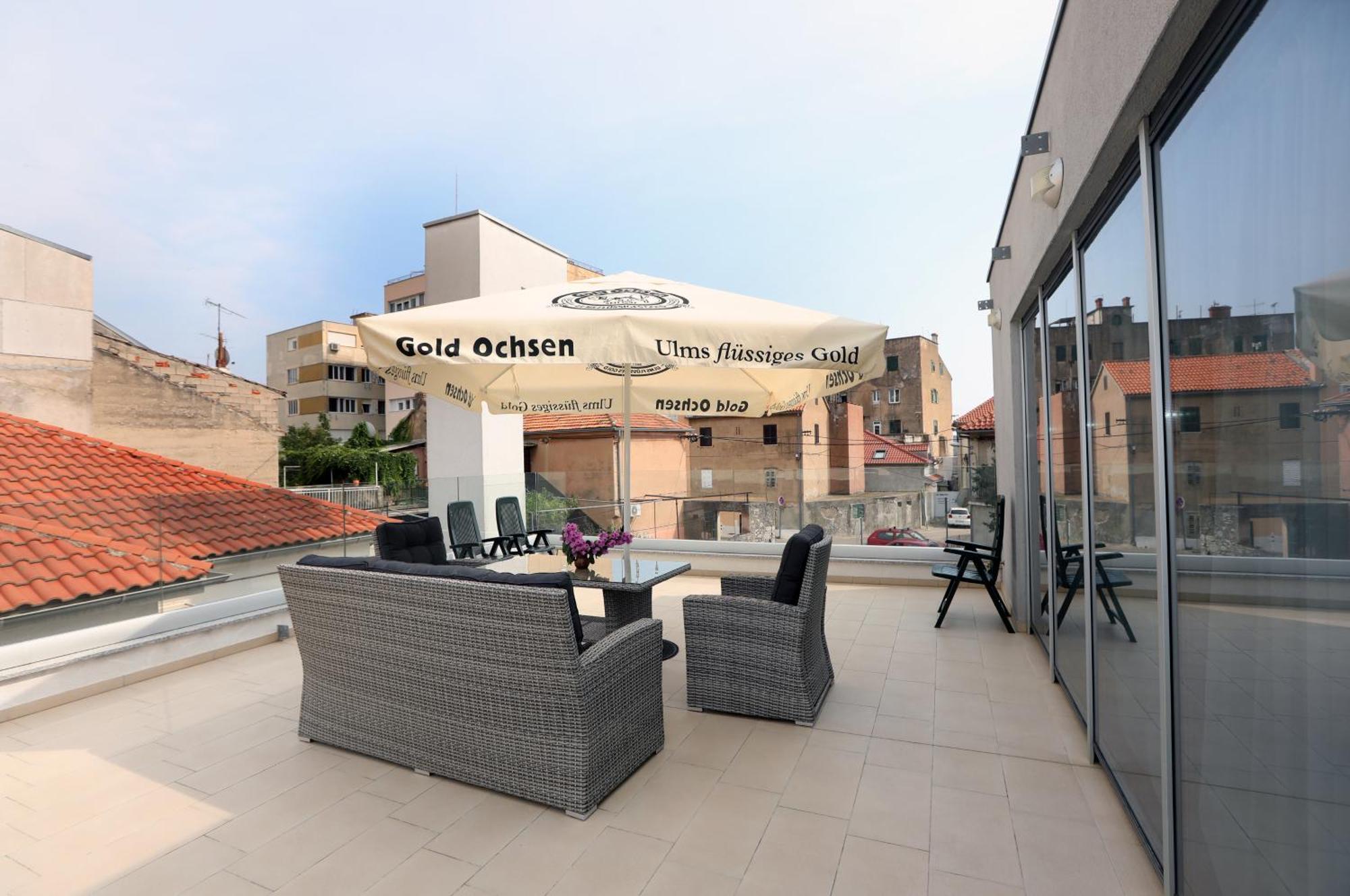 D R Apartments Šibenik Eksteriør bilde